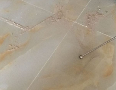 多伦瓷砖空鼓维修公司分享粘合剂选择不当在瓷砖铺贴过程中可能导致以下问题